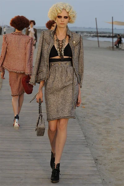 Look 29